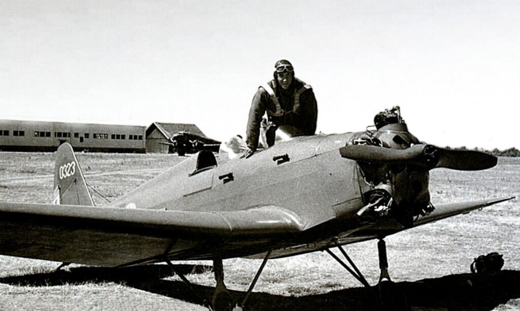 УТ-2М ВВС Югославии. Панчев. 1946 г. источник информации: https://xn--80ada7afn3b.xn--p1ai/component/content/article/17-samoljoty/576-ut-2?Itemid=101 © Сайт Оренбургского лётного училища 2017